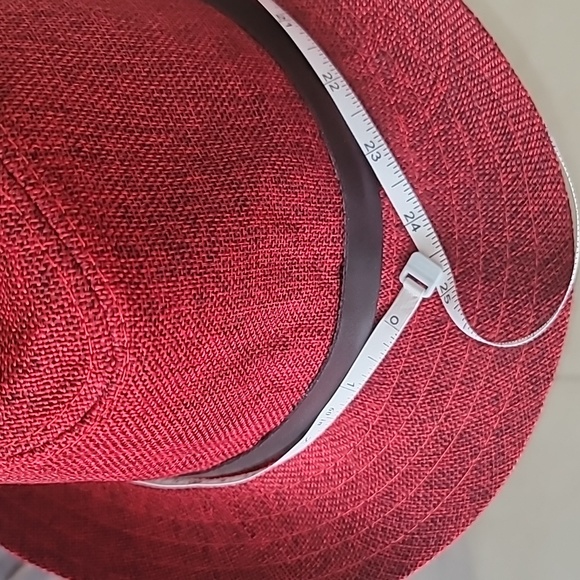 Red Hat - Picture 3 of 4